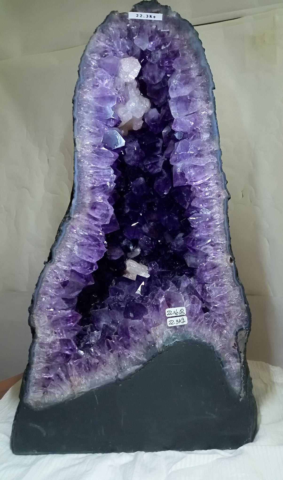 最高品質]ブラジル産アメジストドーム（専用台座付き） - 埼玉県吉川市
