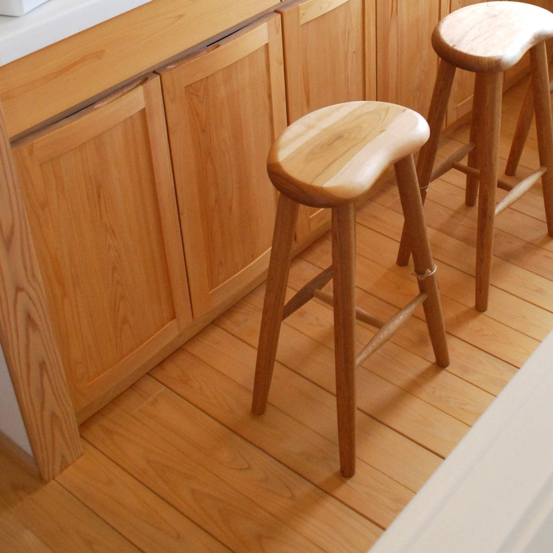 キッチンスツール ケンポナシ Kitchen stool - Japanese raisin tree