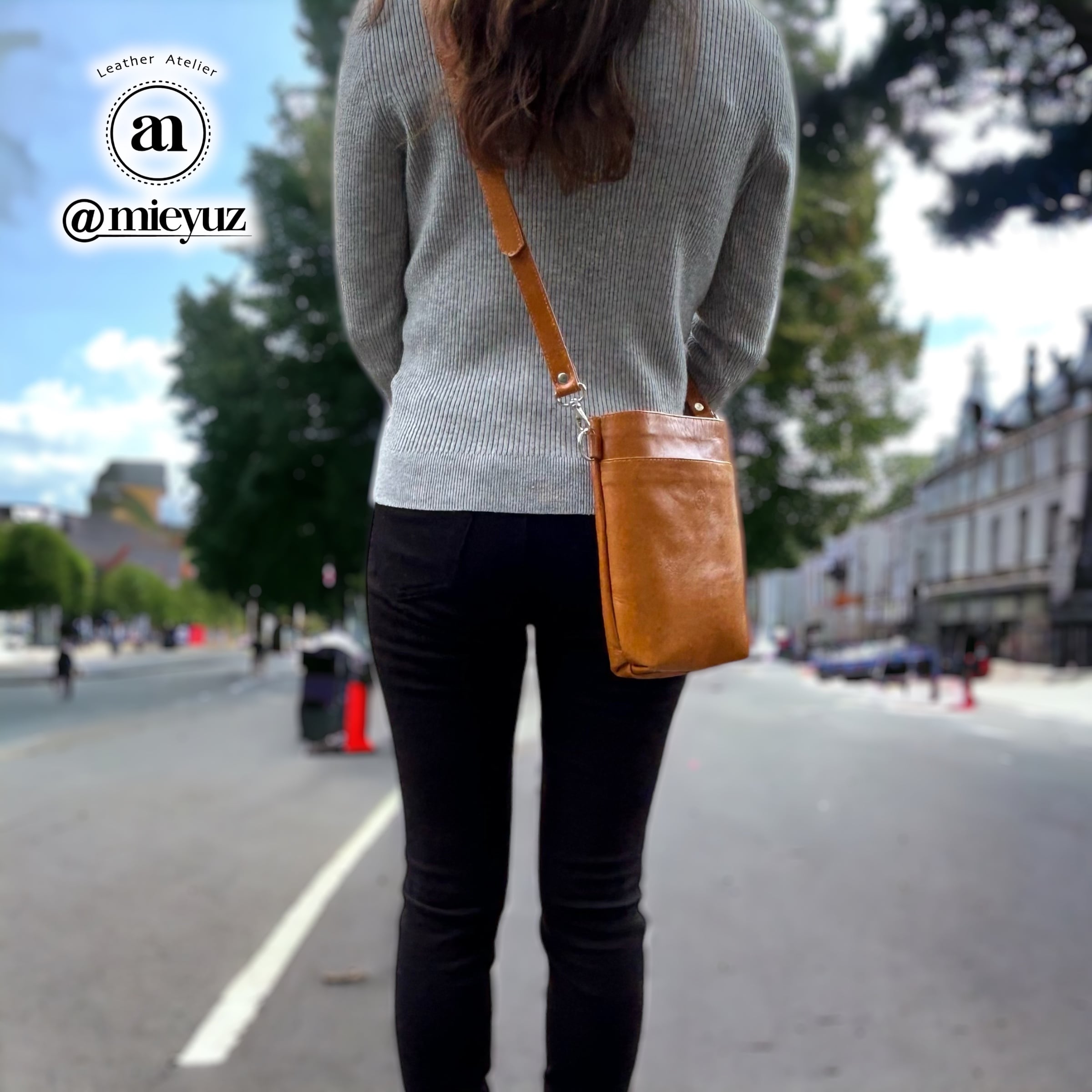 受注生産】レザーサコッシュ【マチあり】 たつのレザー 本革 選べる