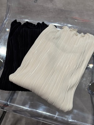 pleats mellow high neck