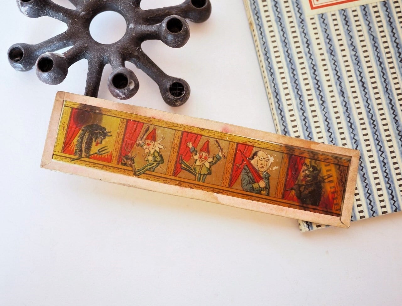 幻灯機マジックランタンのガラス絵 悪魔とクラウン