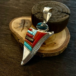 デビットチューン(DavidTune)   ハイグレード ビズビー インレイマルチカラーストーンTOP