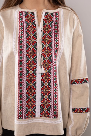 ウクライナ刺繍ヴィシヴァンカ クロスステッチ　手刺繍　ブラウス　麻　レディース・フリーサイズ