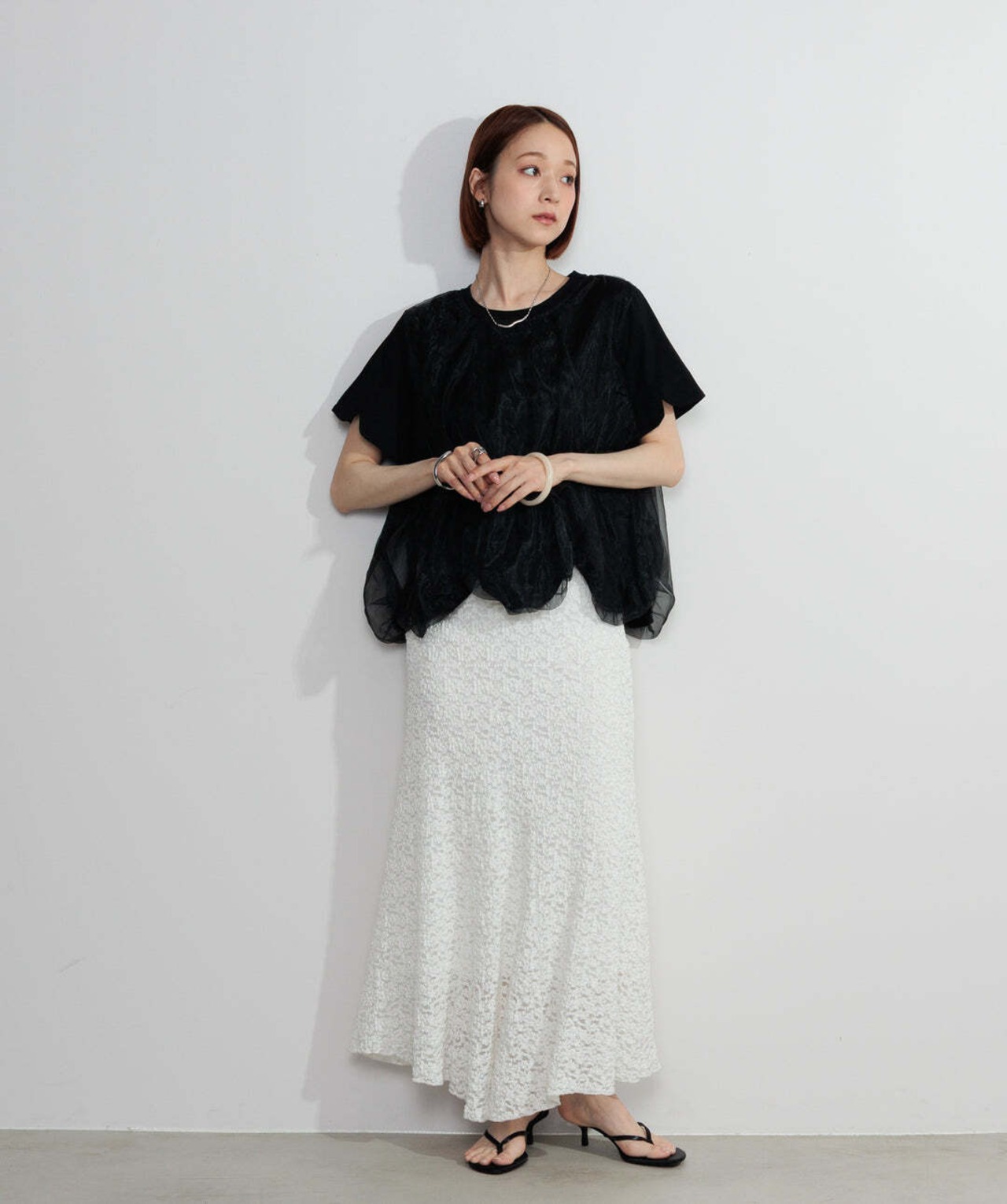 2605147 オーバーチュールスカラップTシャツ black