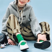 【2color】レトロカレッジ風「M」ロゴパーカー 《i0757》