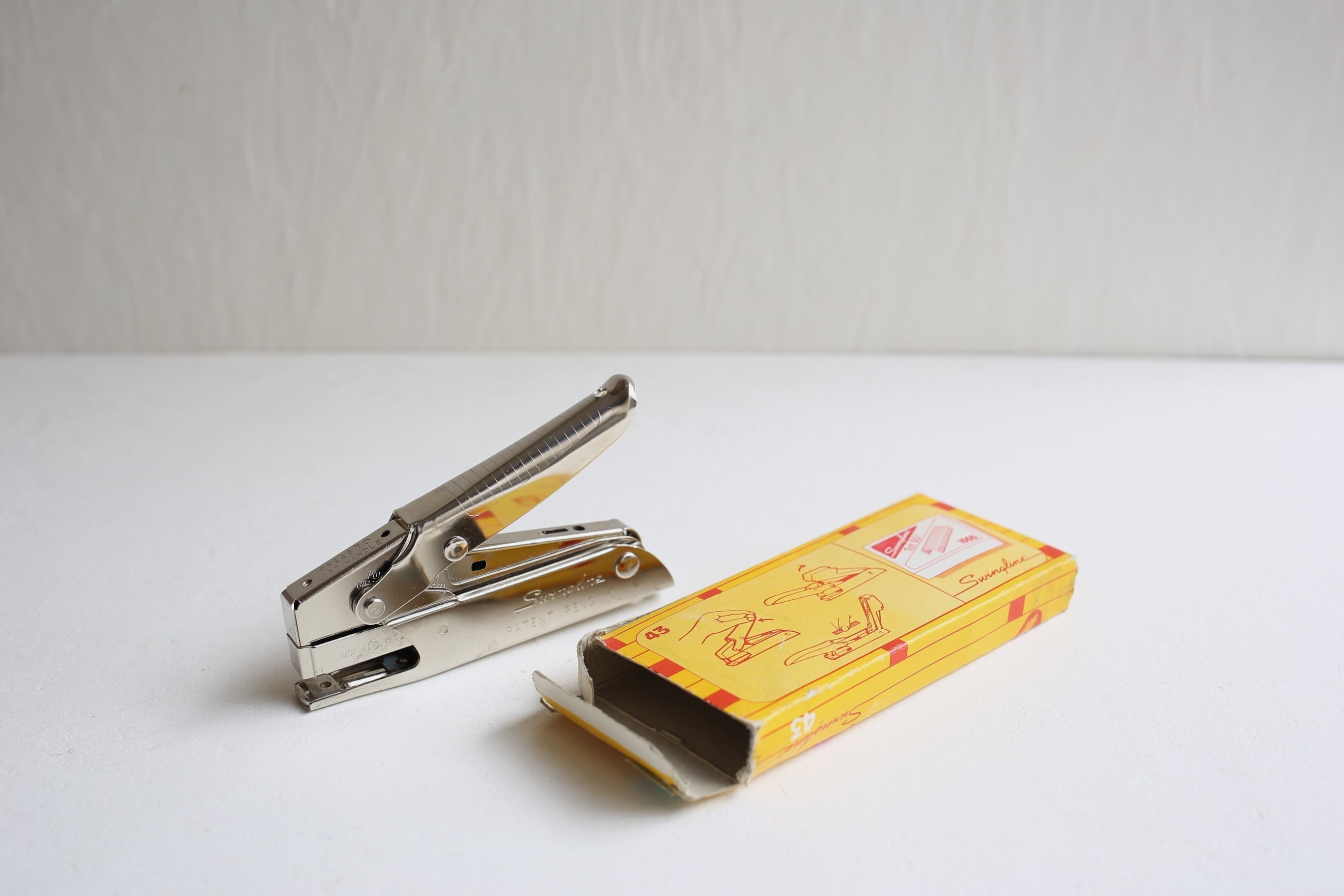 フランス ヴィンテージ ステープラー ホッチキス 『Swingline 43』 箱