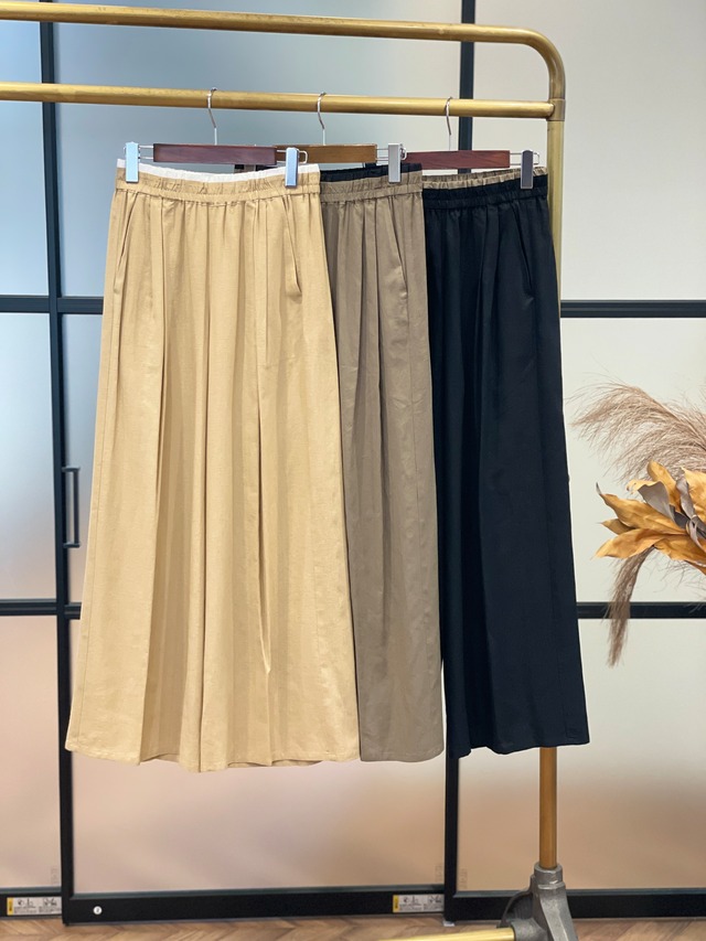 普段使いに頼れるリネン混ワイドパンツ