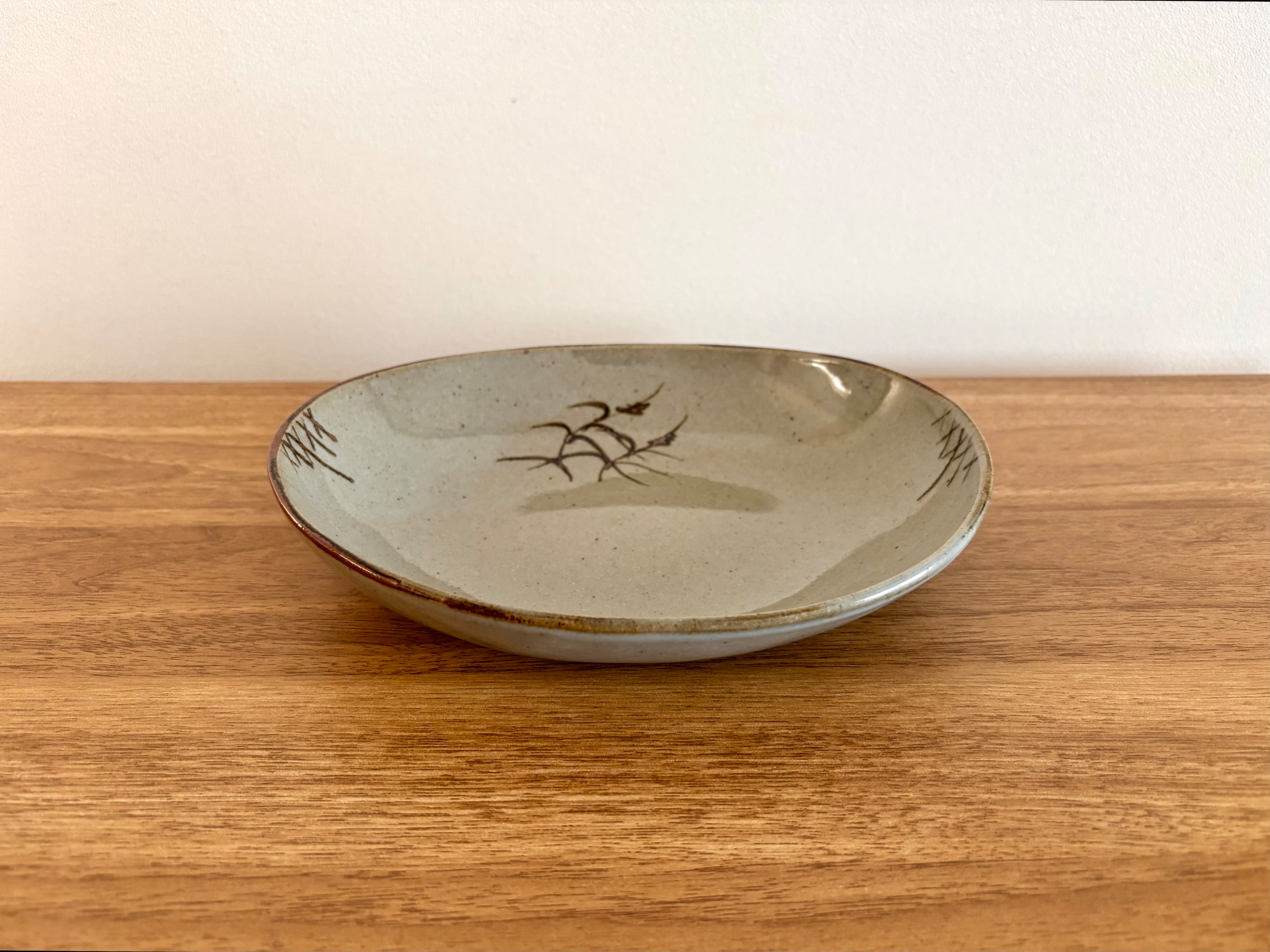 絵唐津 だ円深皿 葦 | 春窯