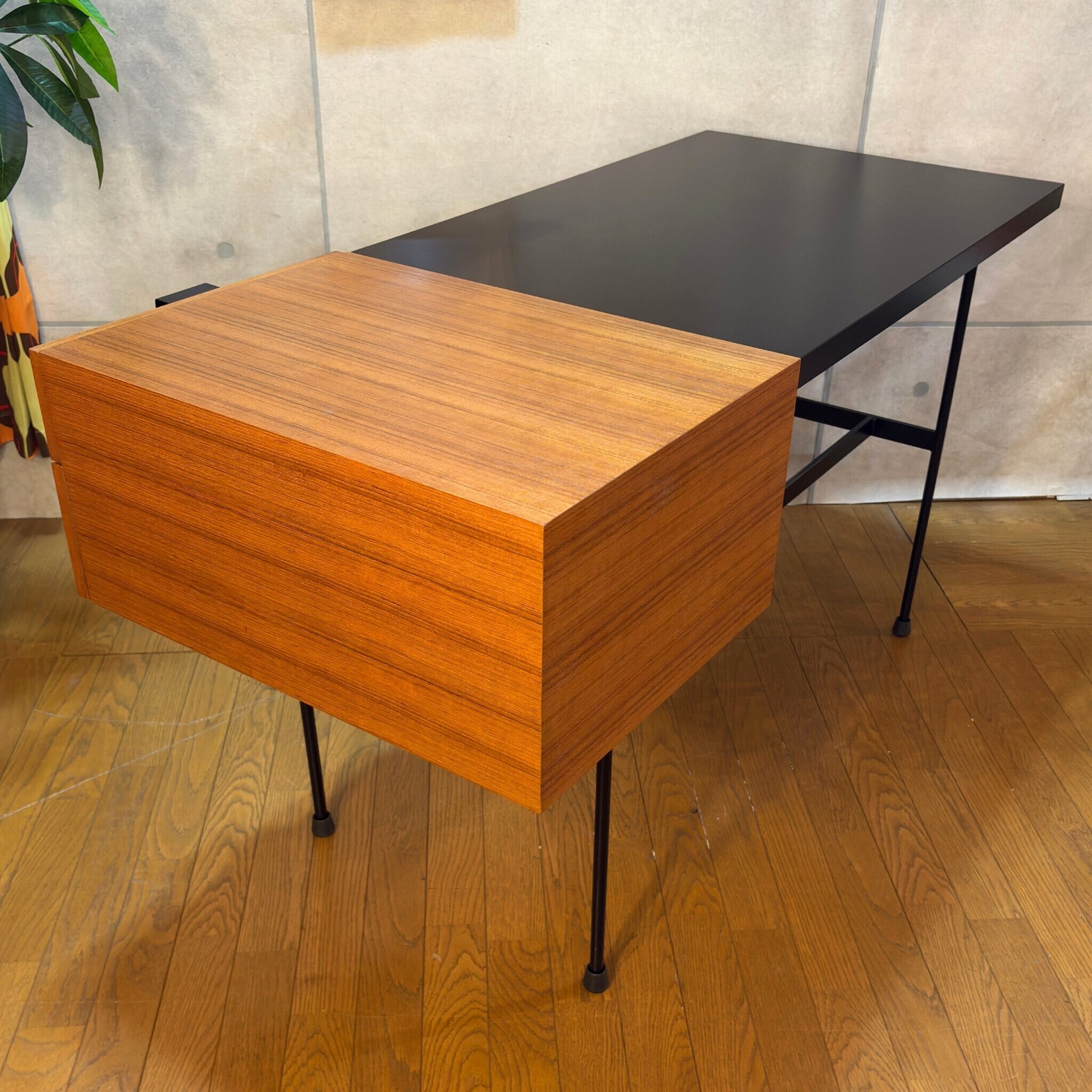 USED】METROCS Pierre Paulin F031 Desk Oak | ピエール・ポラン F031