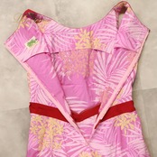 フラダンス 衣装 ALOHA STANDARDS アロハスタンダード ワンピース ドレス ピンク系 ティアレ柄 花柄 植物柄 ハワイアンプリント ハワイアン アロハ フラ ダンス レッスン 練習 ハワアインダンス 裾フリル ノースリーブ レッド系 イエロー系 ホワイト系 ピンク 赤 黄 白 華やか 鮮やか かわいい