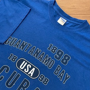 【GILDAN】キューバ グアンタナモ湾収容キャンプ プリント Tシャツ XL ビッグサイズ US古着 アメリカ古着