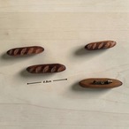こんがりパンのブローチ　１個