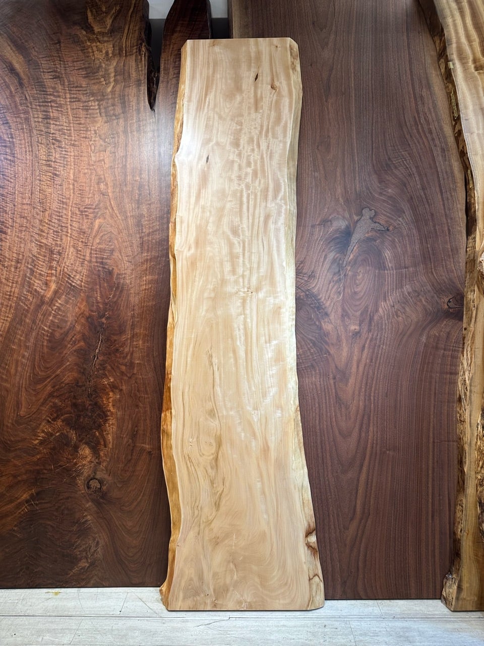 白栃(トチ)_2100×390-490_青山店_テーブル天板/一枚板 261132-2