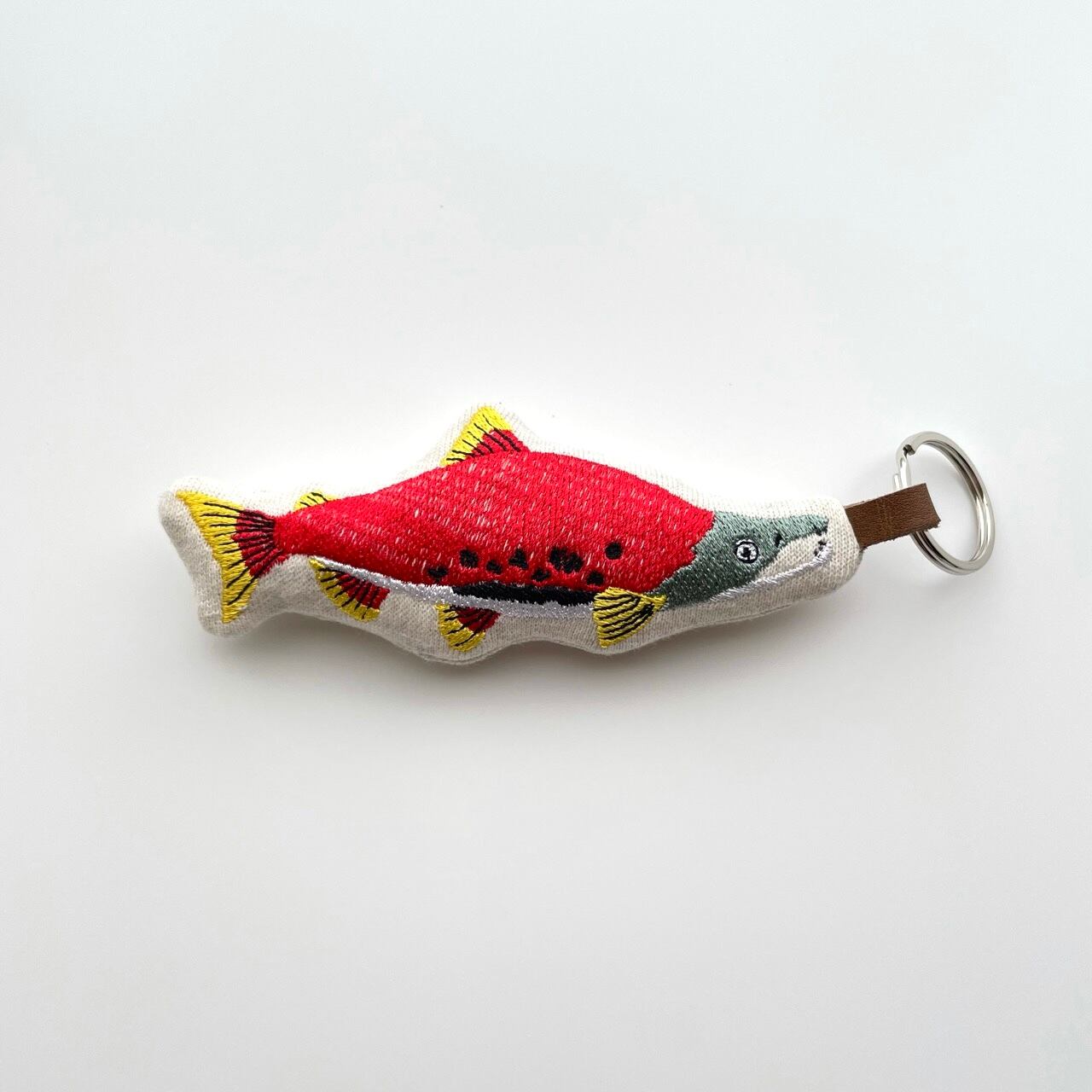 タ*ー様 ハンドメイド刺繍キーホルダー焼き魚と茶トラさん タ*ー様 ハンドメイド刺繍キーホルダー焼き魚と茶トラさん