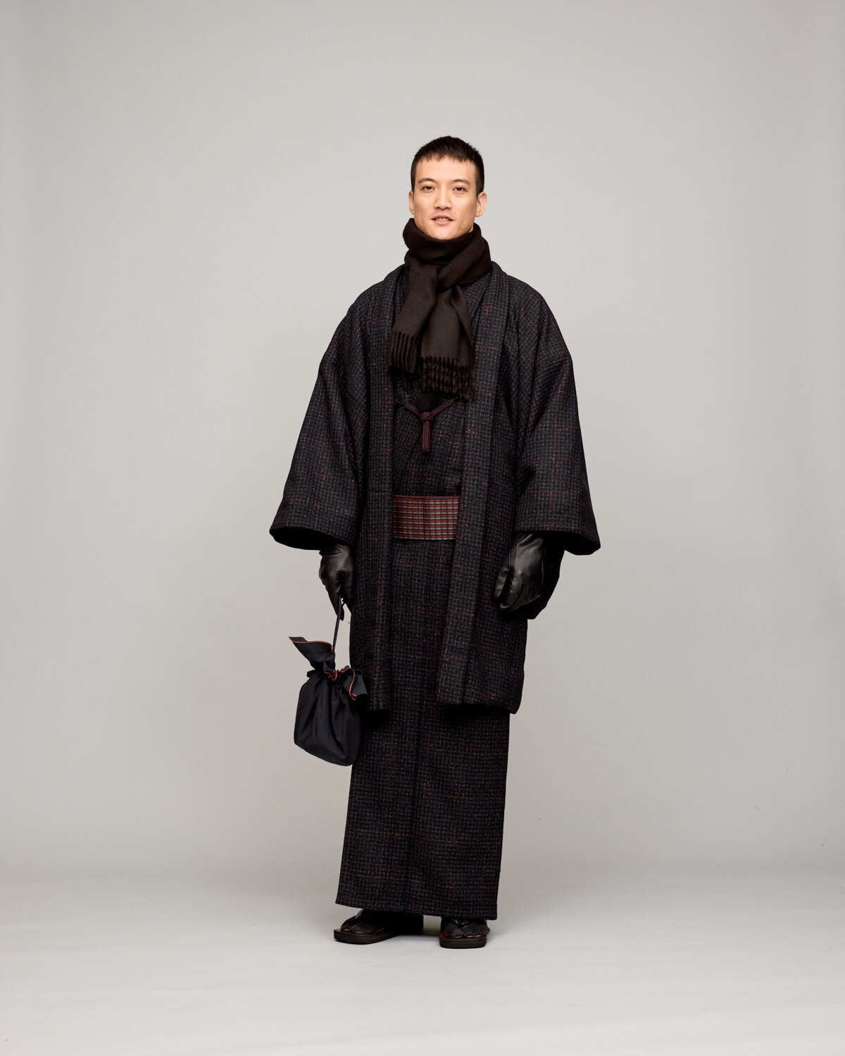 【10-221】キモノマルシェ　【希少・貴重】【江戸ちりめん　アンティーク　三つ紋　子供着物　一つ身・祝着　紅絹裏】 産学協同企画「hello 手しごと PROJECT vol.3」展示販売会とプレゼン