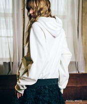 ロゴヴァリアスパッチエンブロイダリーフーディー (WHITE) CQ-47047