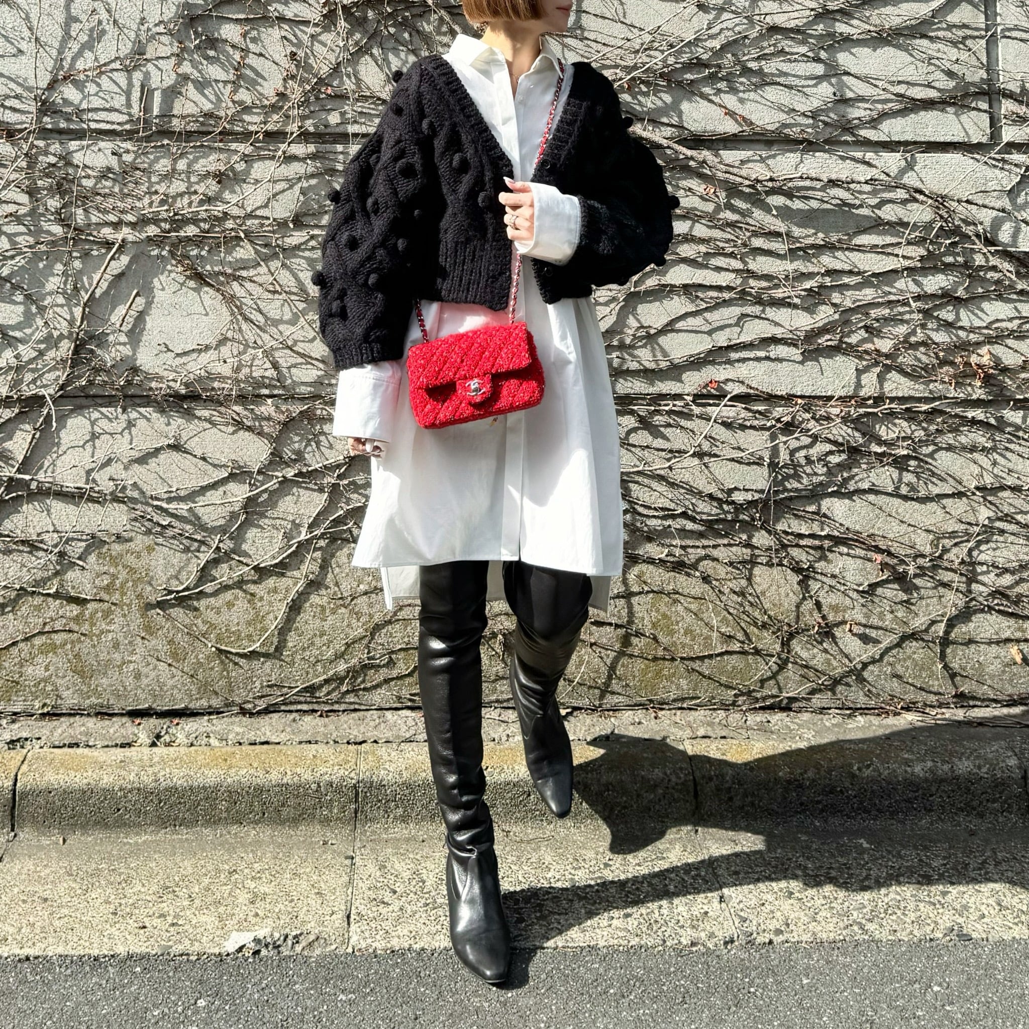 手編みポンポンカーディガン Florent ブラック | Cygne 