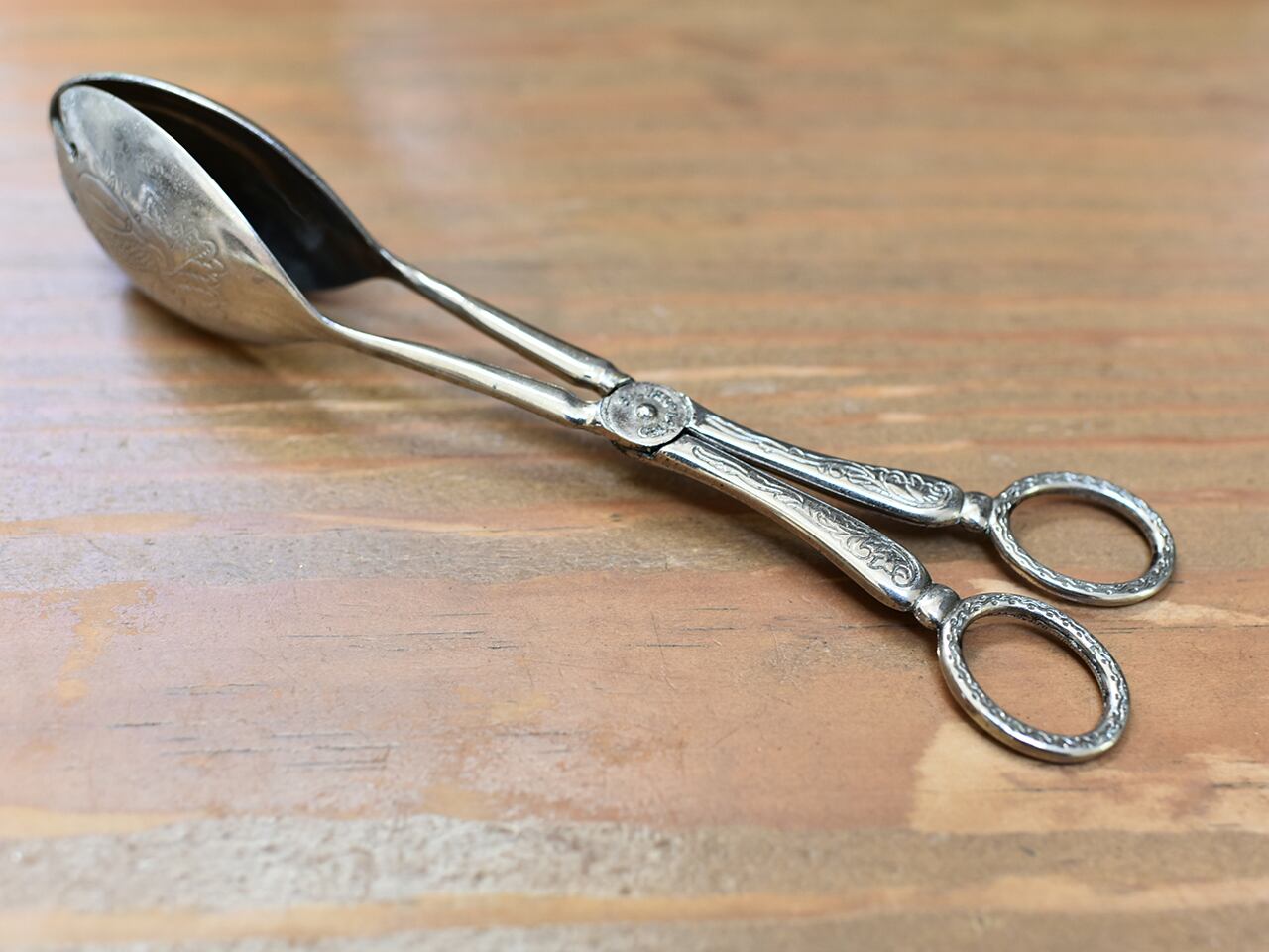 装飾が素敵なサーバートング(A) フレンチブロカント