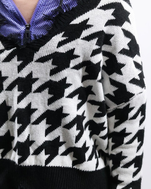 houndstooth damaged v-neck knit