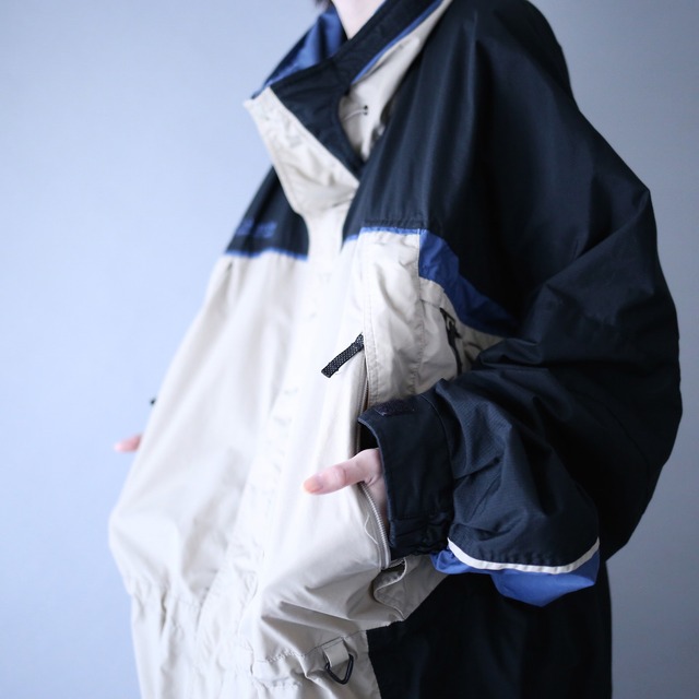 "Columbia" good coloring switching design XXL wide over silhouette mountain parka