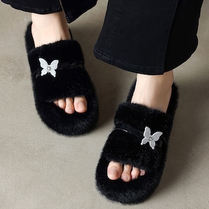 ファー サンダル レディース 秋冬 防寒 保温 韓国 厚底 スリッパ ふわふわ もこもこ おしゃれ 大人 かわいい フラット 暖かい 大人可愛い 大人女子