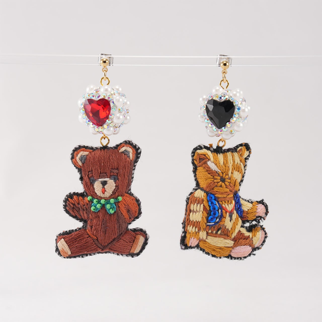 刺繍ピアス / 刺繍イヤリング Brown and dark brown bears | tamaobazaaar