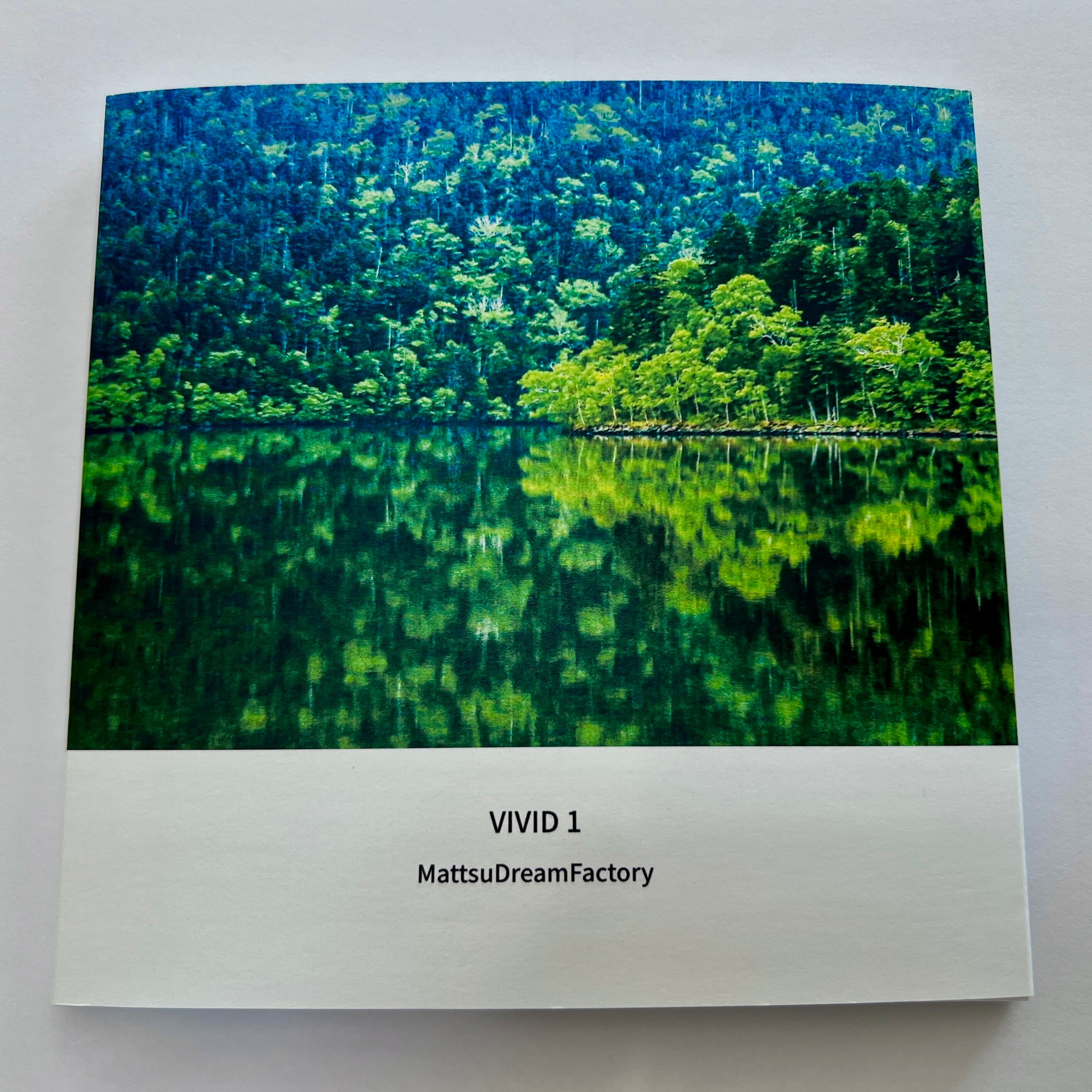 シャルロット　フォトブック ミニ写真集 VIVID 1 | 然別湖ネイチャーセンター