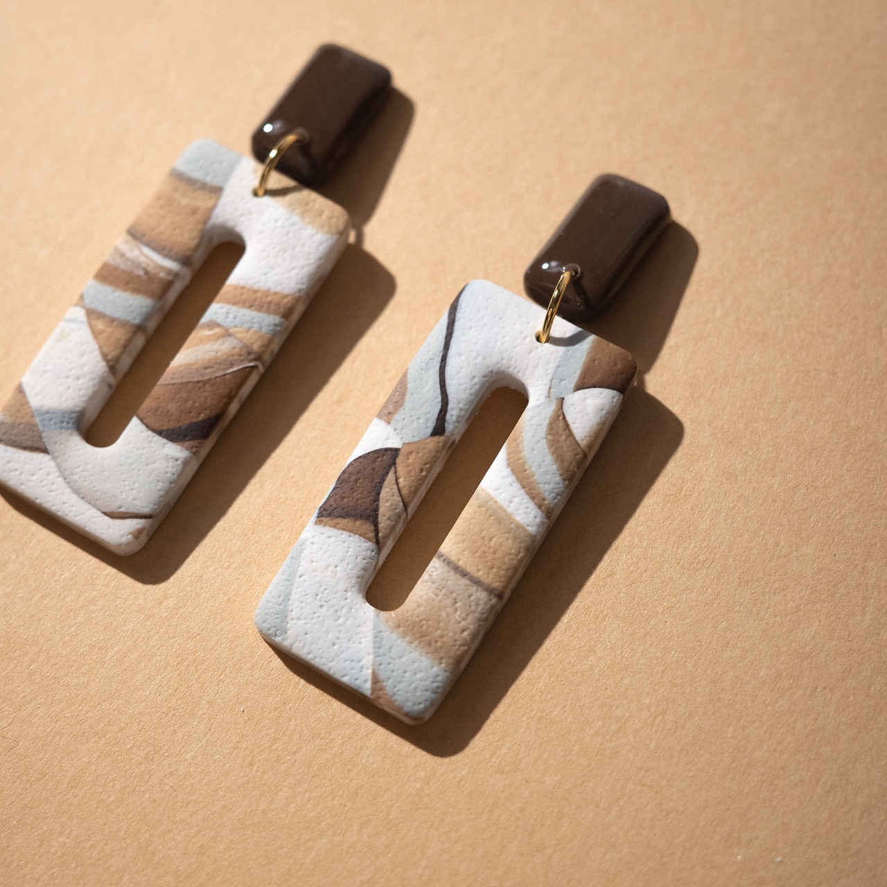 Matte :  Brown rectangle donuts