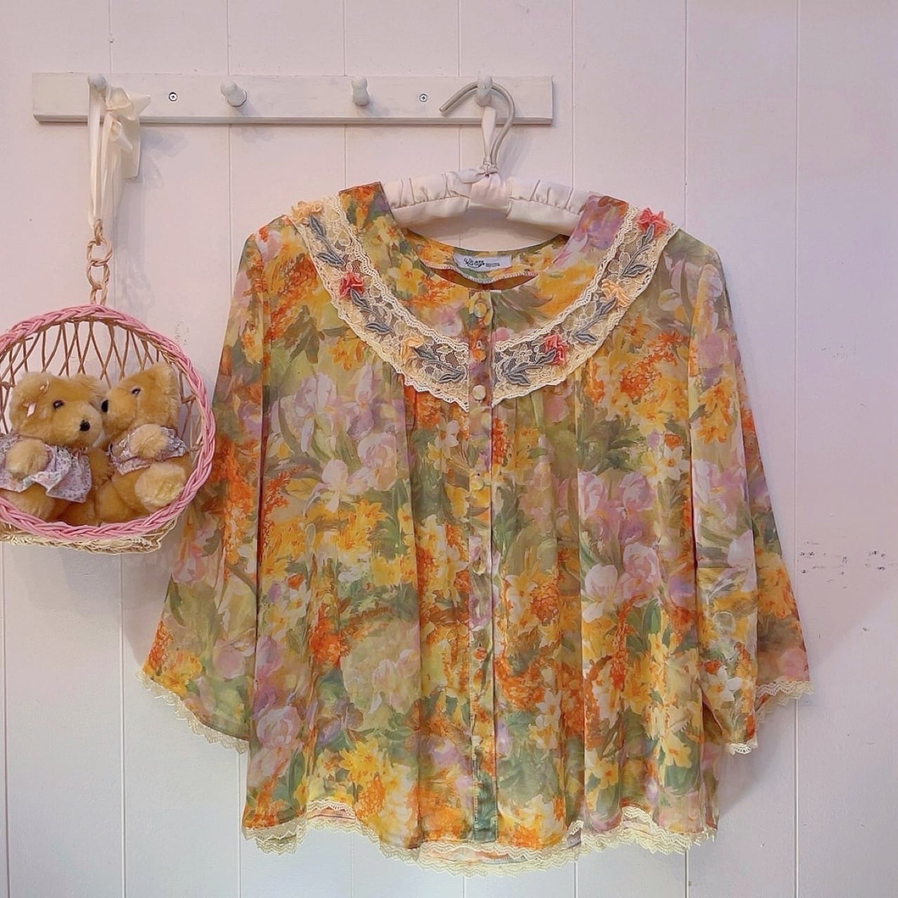 water flower lace blouse