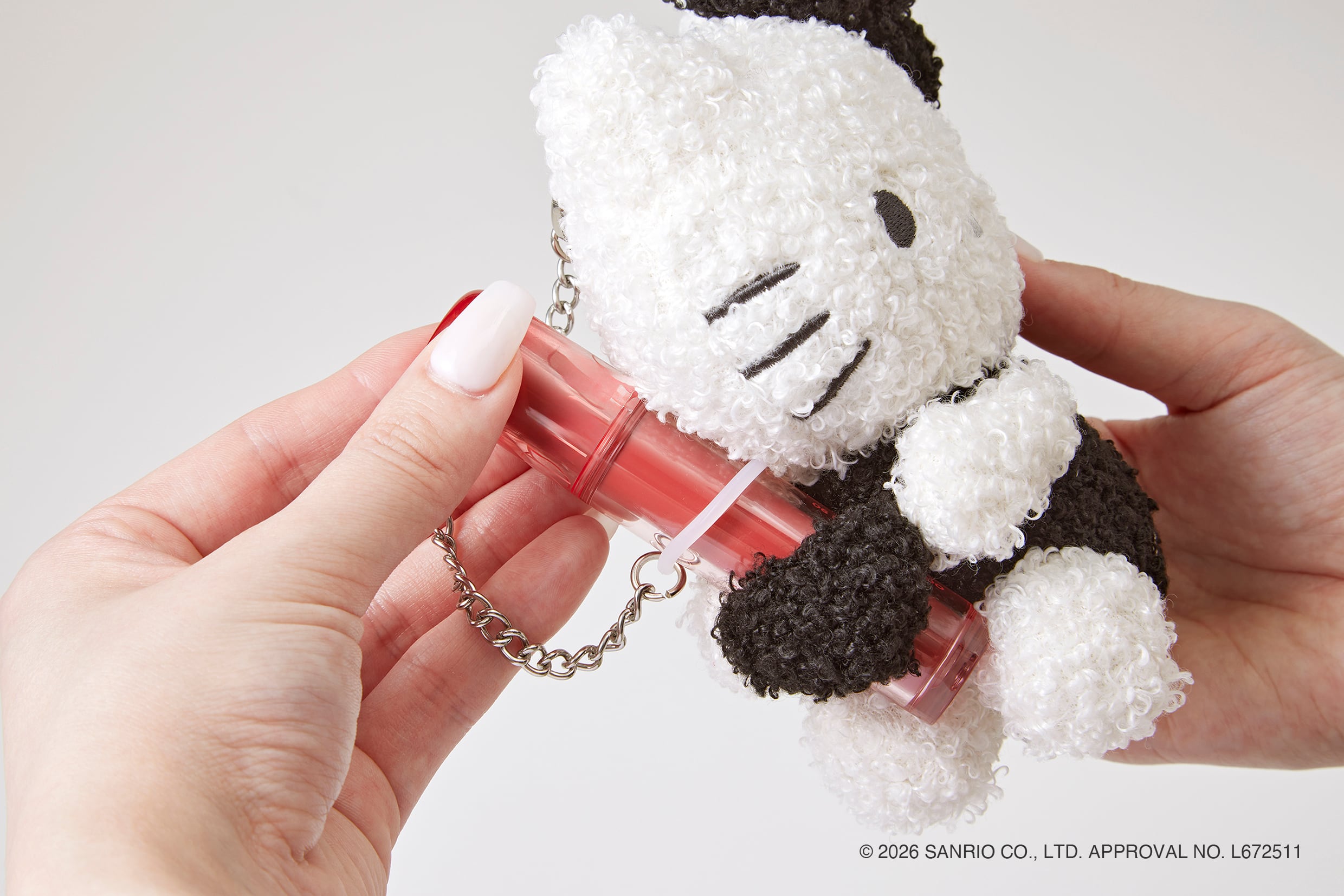 HELLO KITTY × BRILMY ZUBORA HUG LIP CHARM | BRILMY