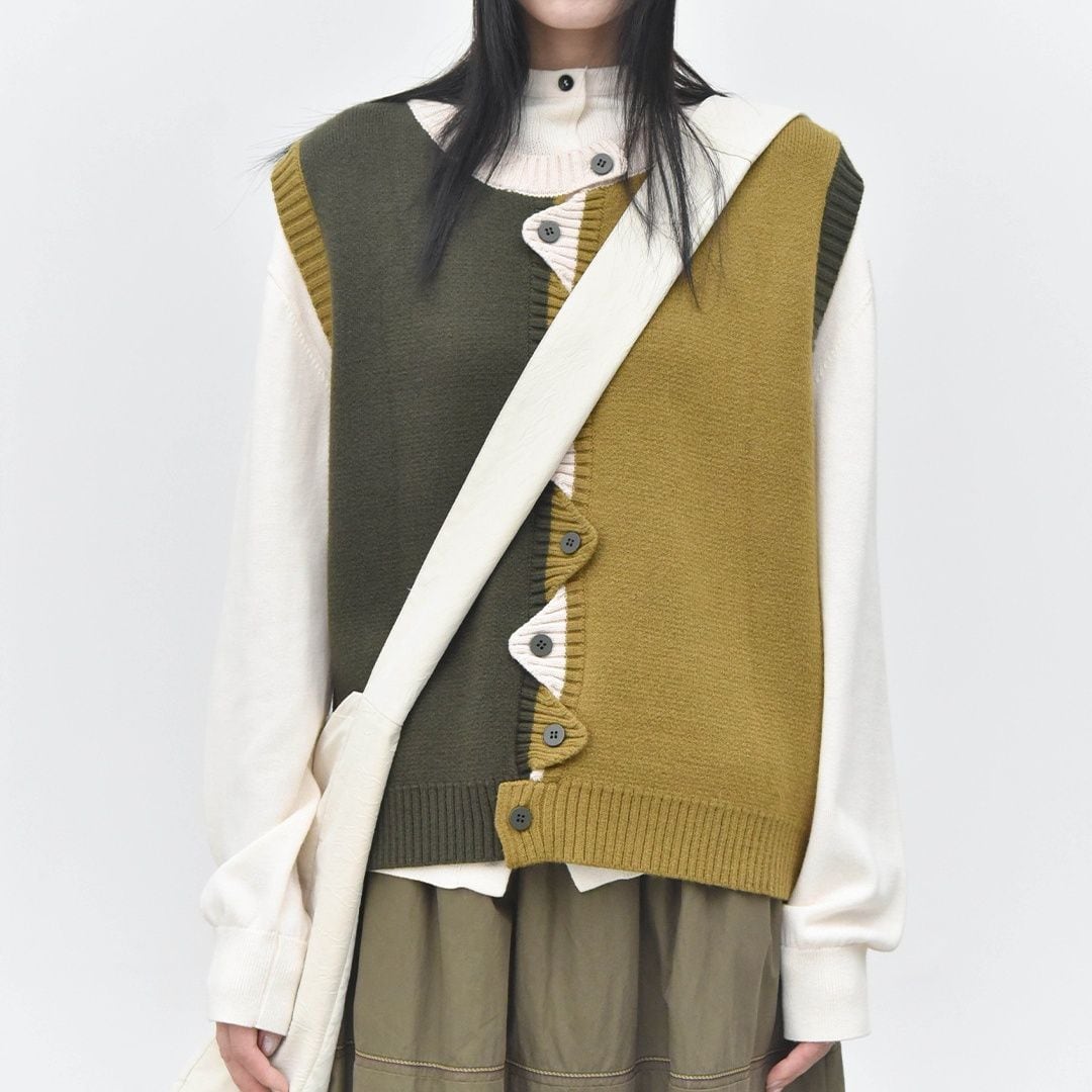 COLOR BLOCK ZIGZAG BUTTON LINE ROUND NECK KNIT VEST 2colors M-16114