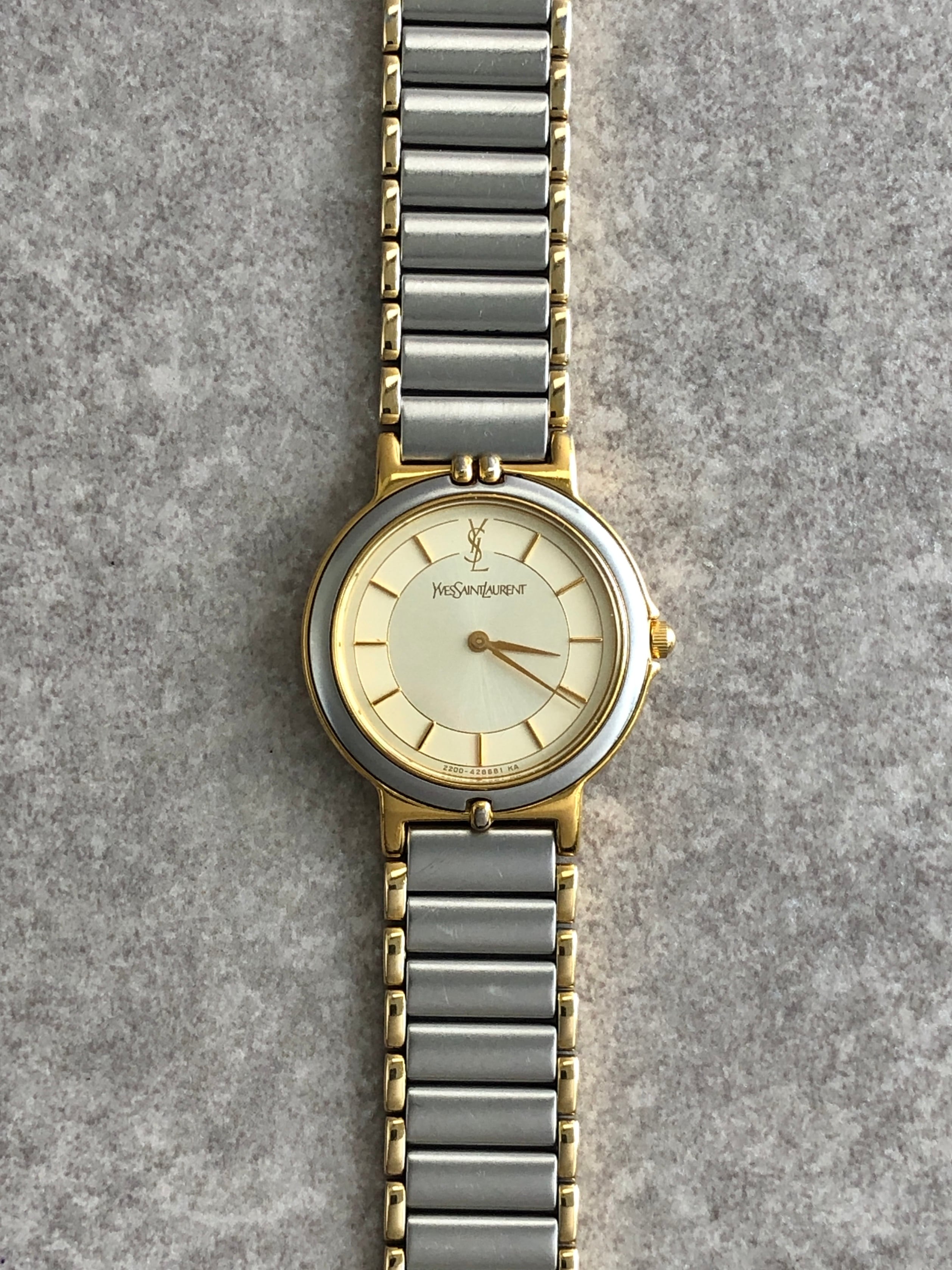 イヴサンローラン  ⭐️レディース⭐️2200-228481 ⭐️ヴィンテージ Yves Saint Laurent イヴ・サンローラン 腕時計 ゴールド シルバー