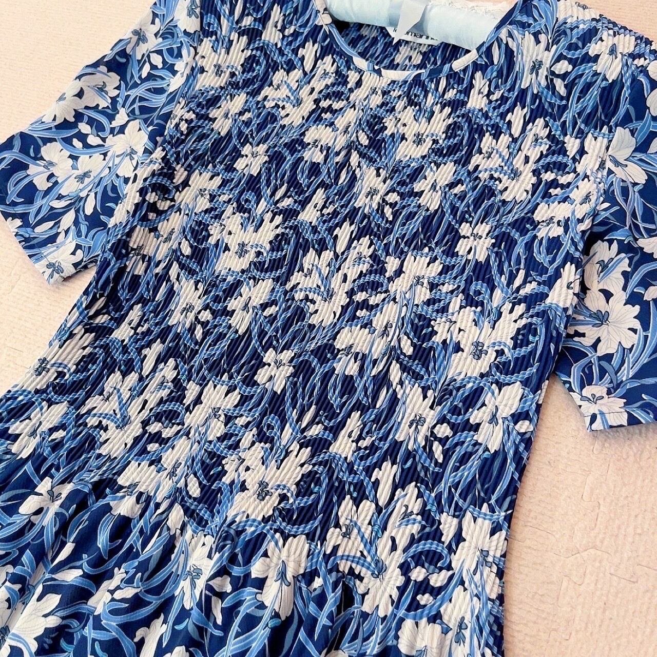 white lily blue pleats one-piece