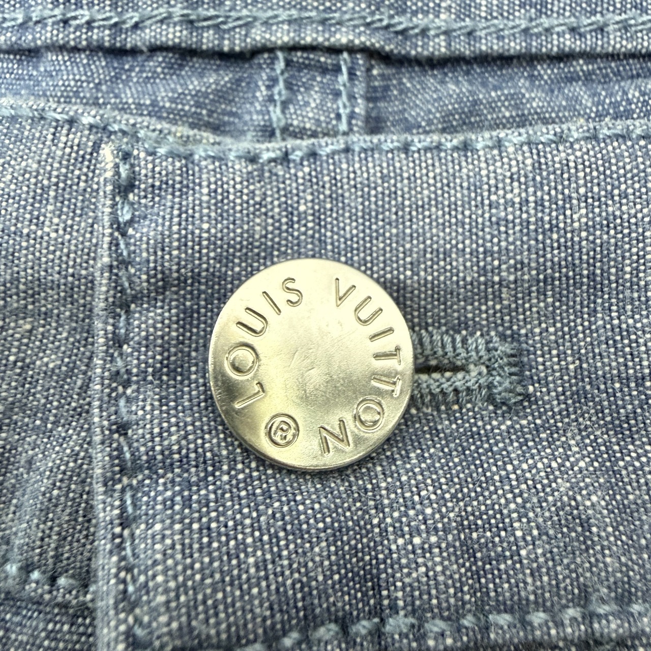 【LOUIS VUITTON】ルイ・ヴィトン "LV Logo Embroidered Chambray" デニムパンツ