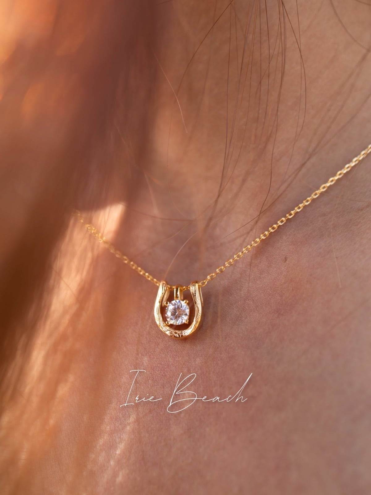 Horseshoe zirconia necklace | IRIEBEACH