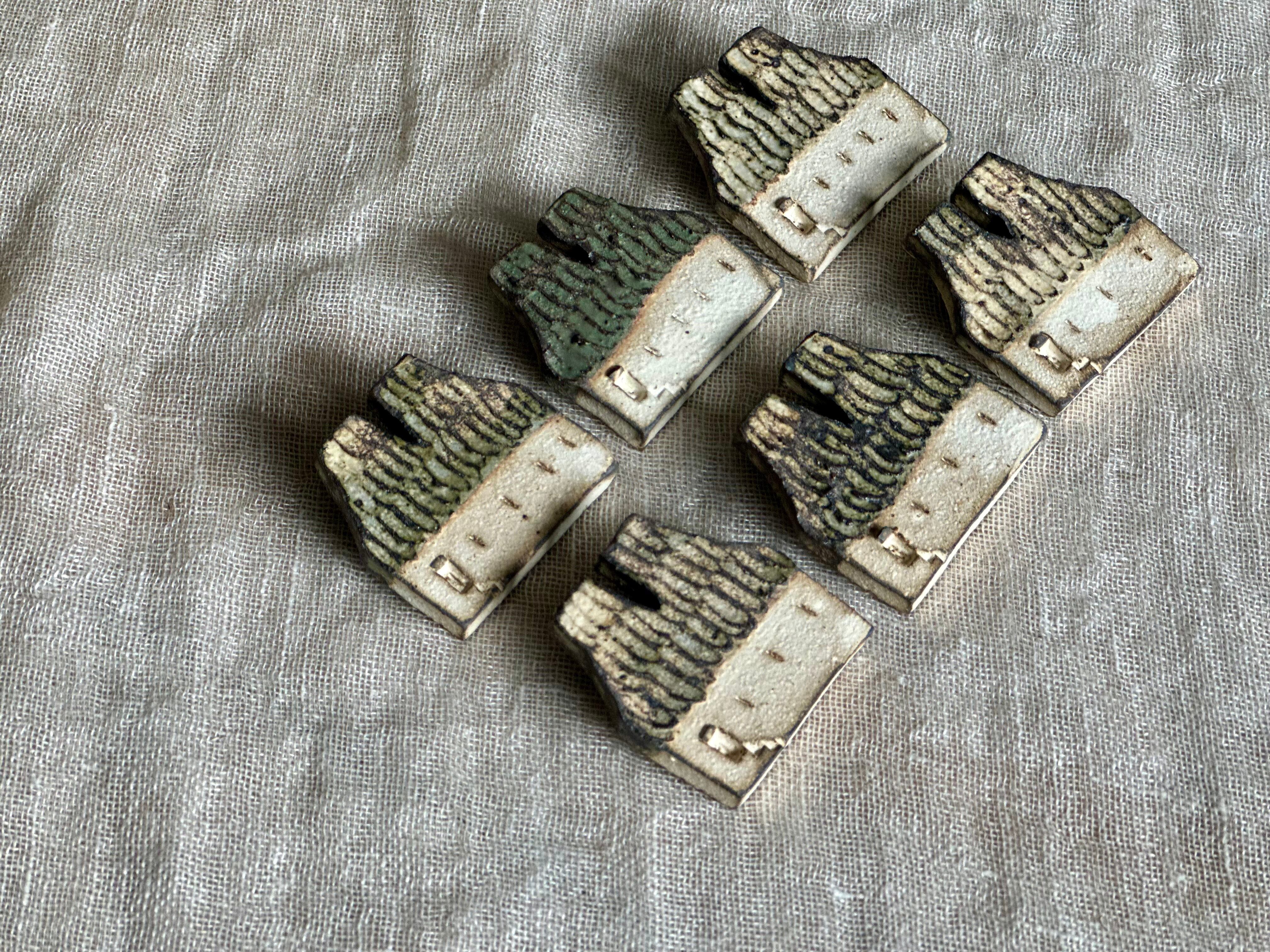 家のブローチ(ダブル屋根)