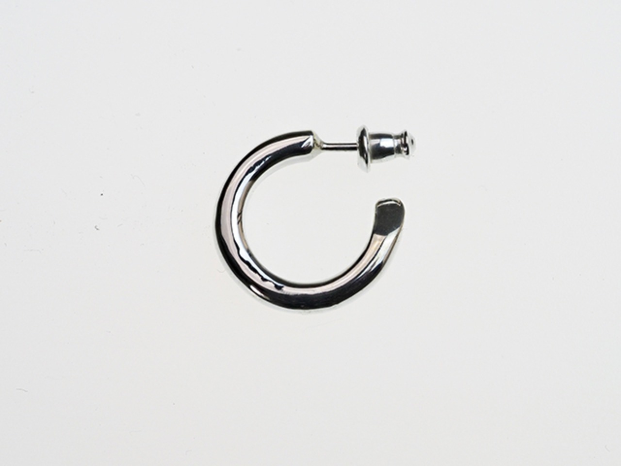 PI-002  Round earring (Small)　線径3.5mm (左耳用)