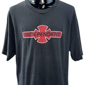 【INDEPENDENT】インディペンデント  Bar/Cross LogoTシャツ