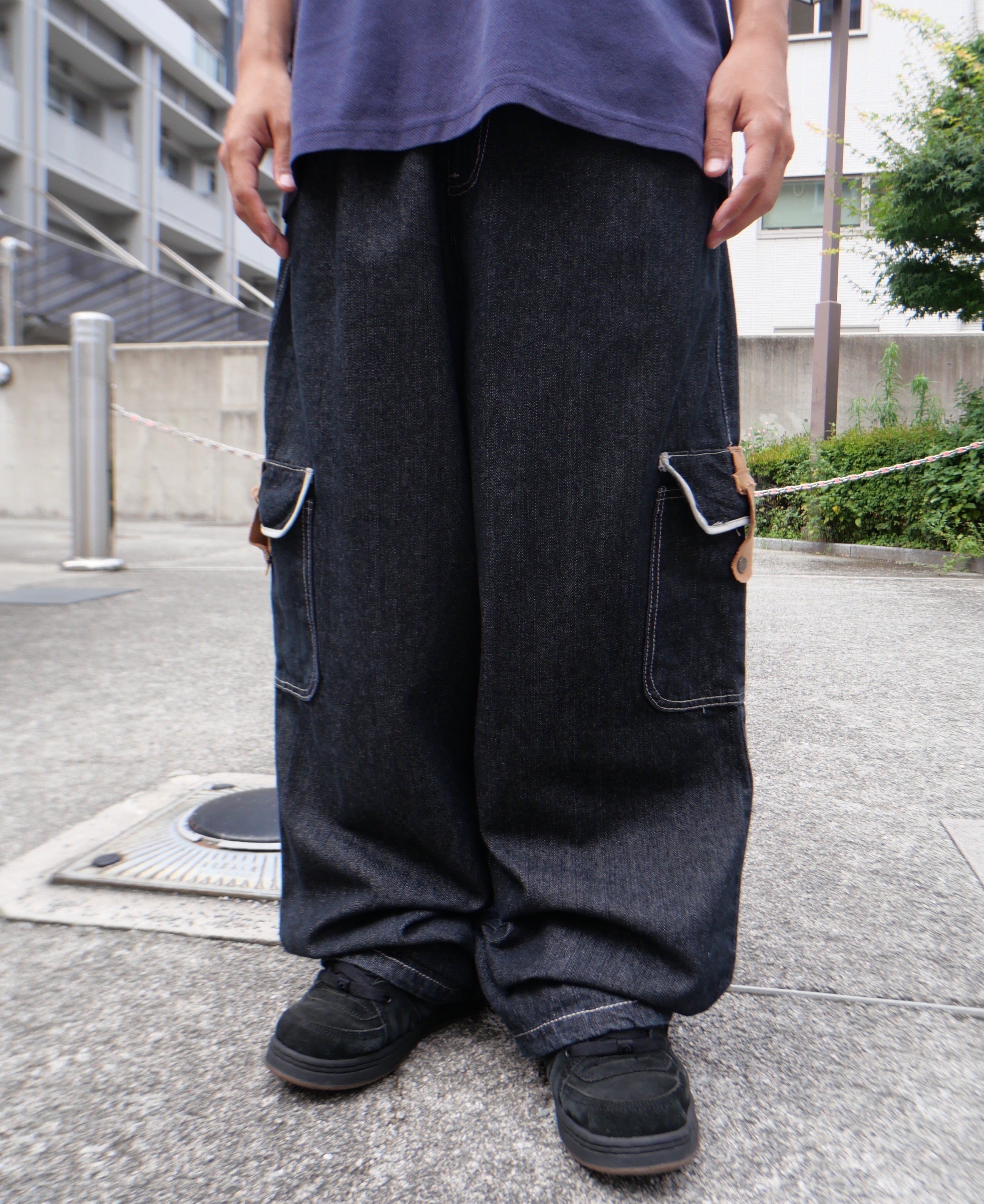 White flare denim | PAY ID