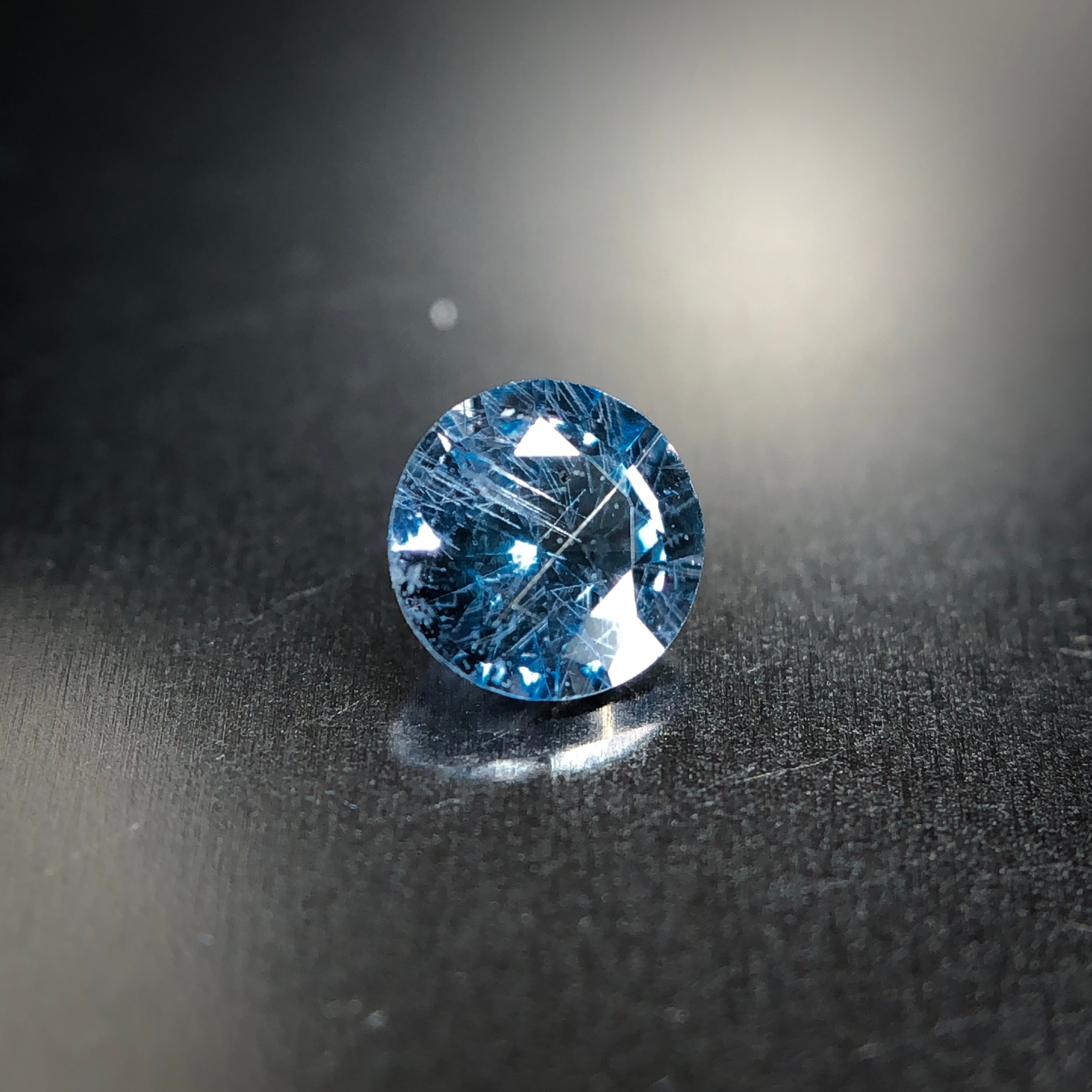 蠱惑のベキリーブルー 0.20ct 天然 カラーチェンジ ガーネット