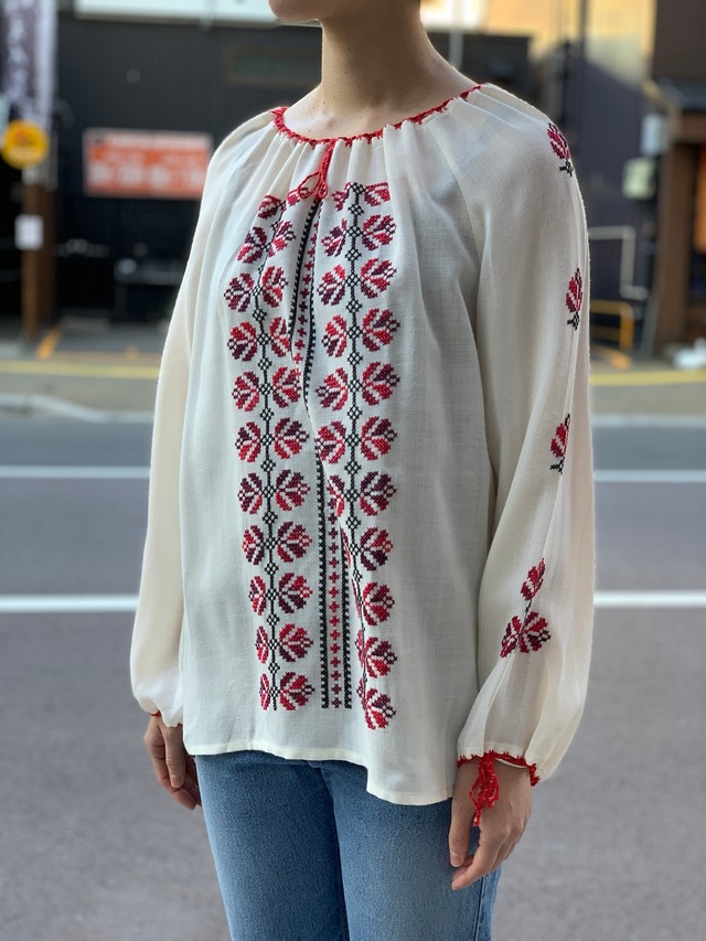 70's womens old blouse