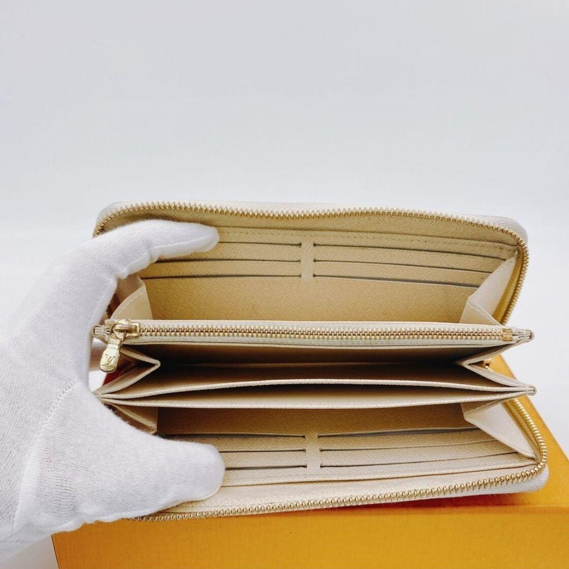 美品▷ ルイヴィトン ジッピー ダミエ アズール 白 ホワイト 長財布  