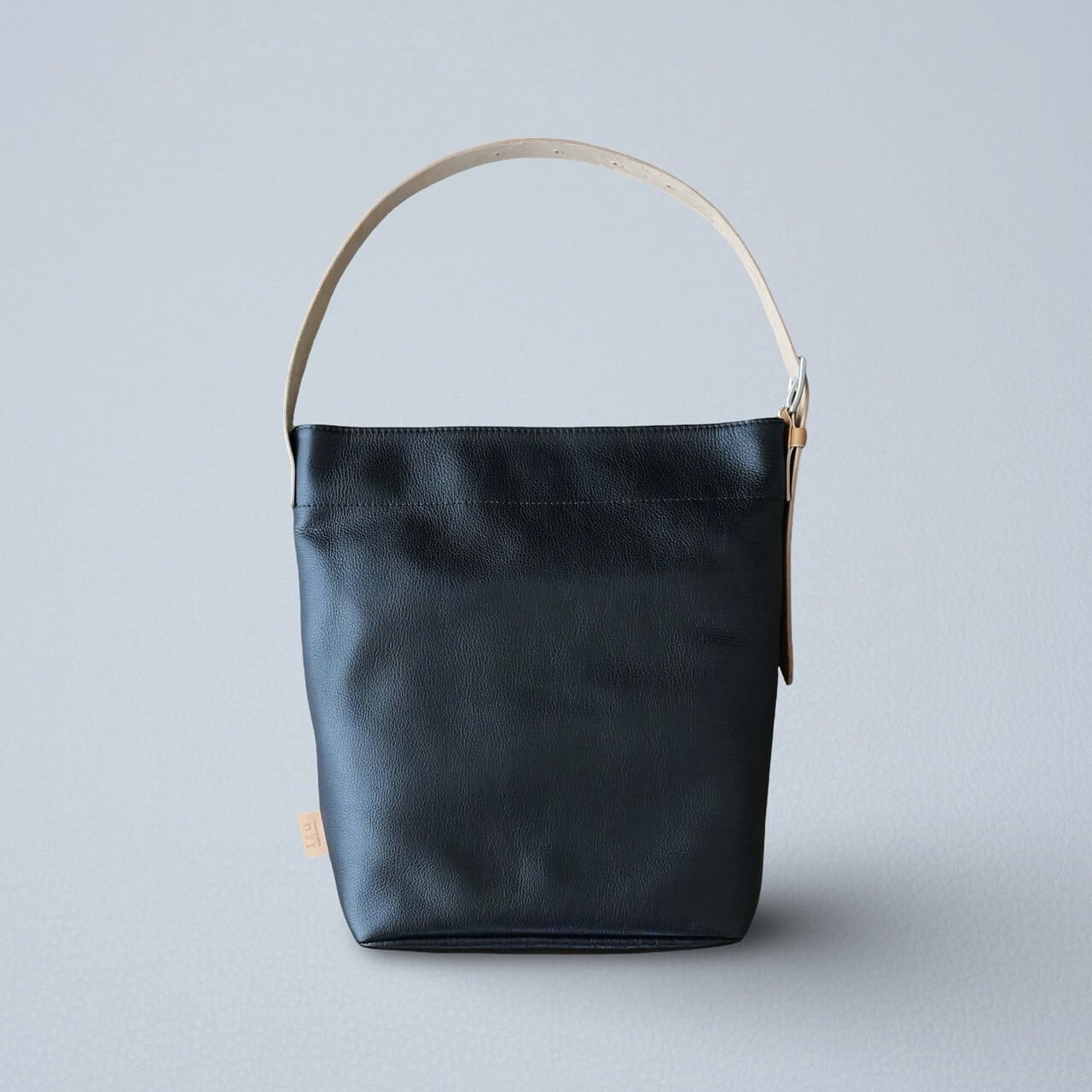 SOFT LEATHER SHOULDER BAG / 受注生産 5月下旬~6月上旬 発送予定