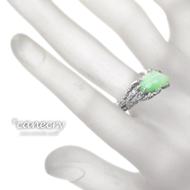 糸魚川翡翠 三角形カットリング 糸魚川翡翠 三角形カットリング