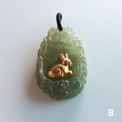 個性的なグリーンと24金のうさぎが高級感あり Rabbit K24G (S)翡翠ペンダントトップ A貨翡翠 jd_pt1198