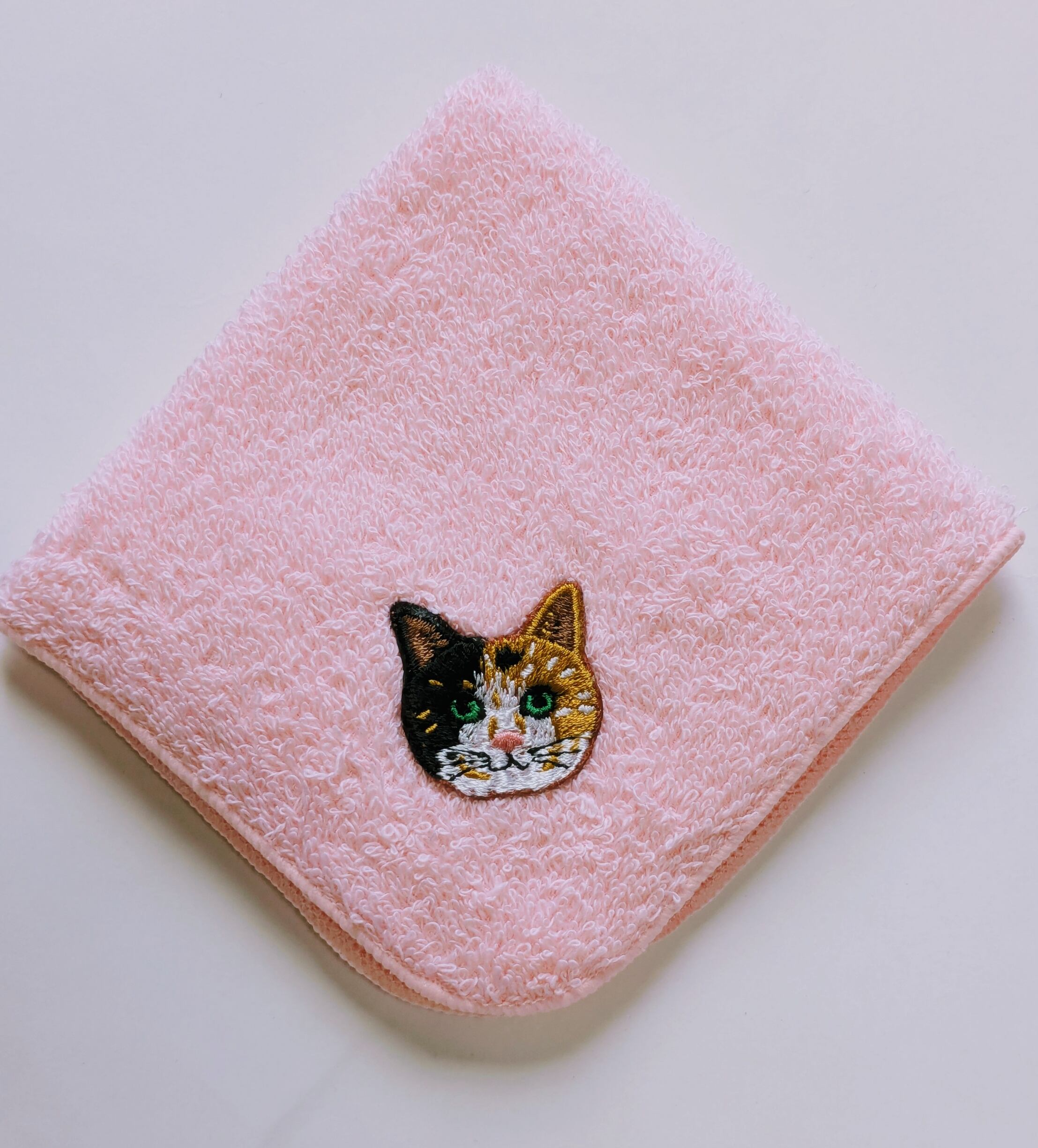保護猫支援】桜ピンク泉州タオル ハンカチ 三毛猫 猫好きのための
