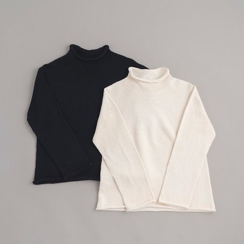 D｜コットン畦編みボトルネックニット（navy, cream)