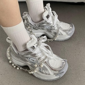 Pearl Decoration Sneakers