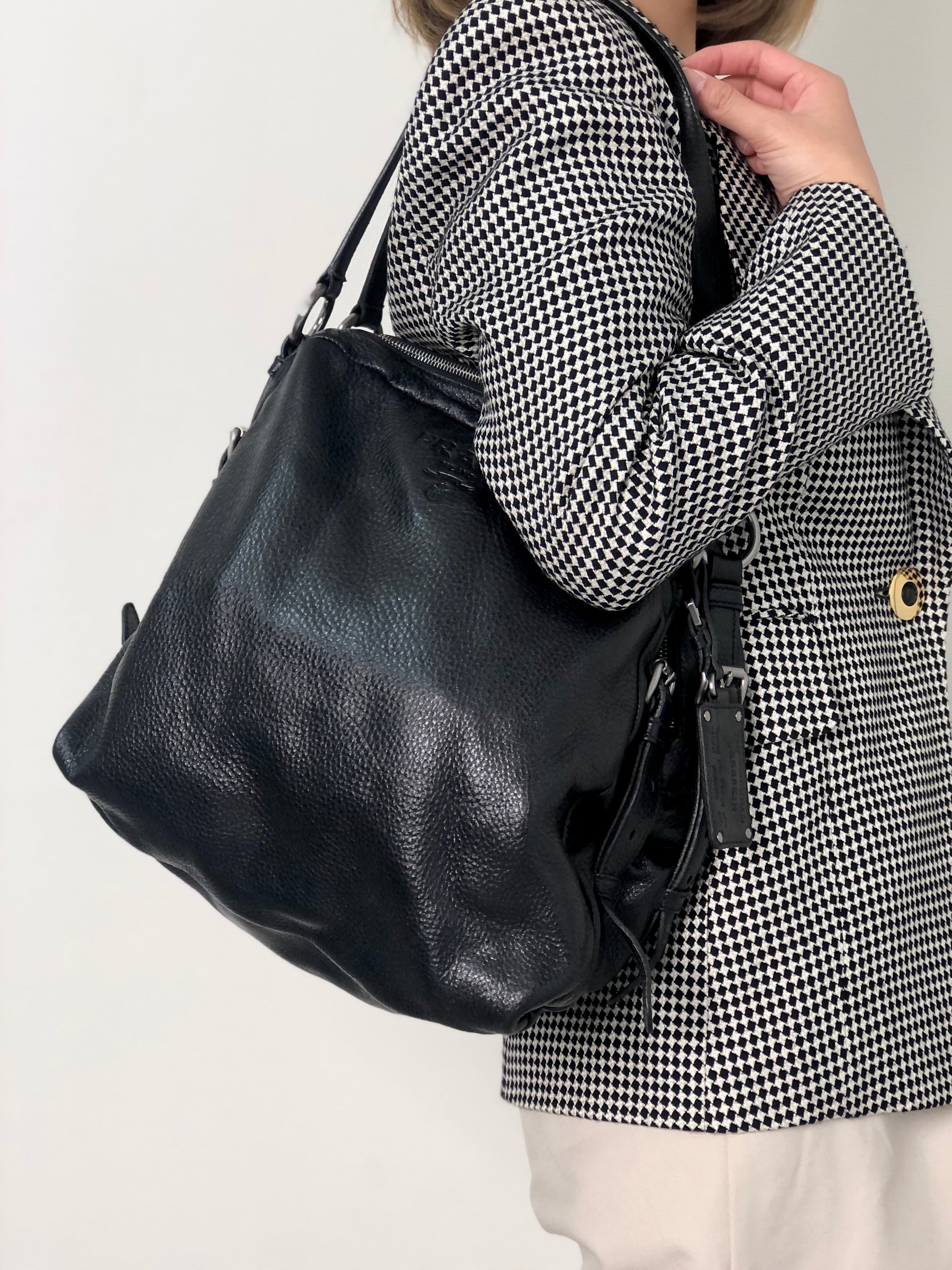 PRADA プラダ ショルダーバッグ ブラック ロゴ レザー vintage