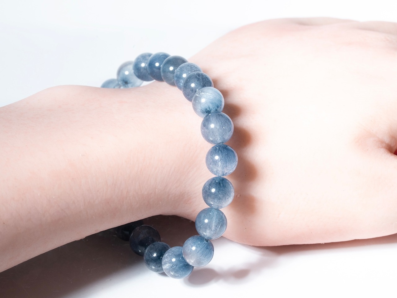 No.2638【S】ブルーラビットヘアクォーツブレスレット